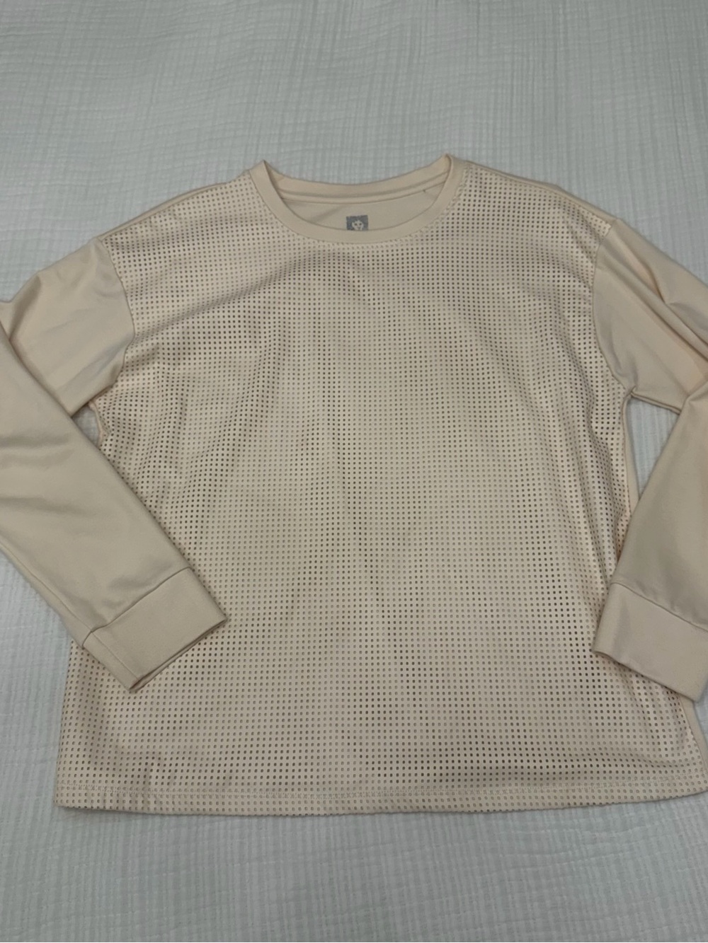 anne klein cream perforated mesh long sleeve top size medium